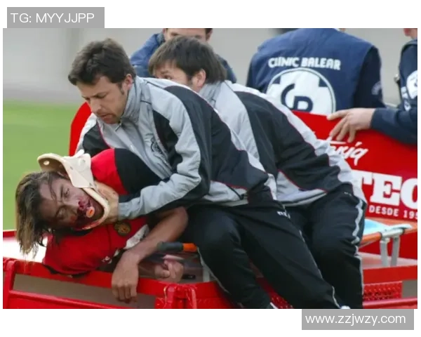 足球明星重伤背后的故事与复出之路揭秘