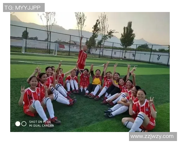 女足球明星风采展现她们在绿茵场上的英姿与魅力照片集锦